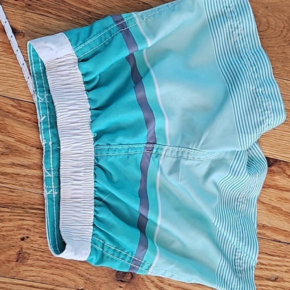 BUNDLE *5* 12 month swim shorts - Picture 9 of 16